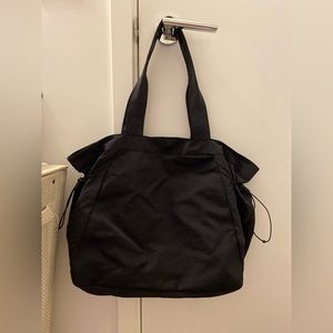 Luluemon side-cinch shopper bag